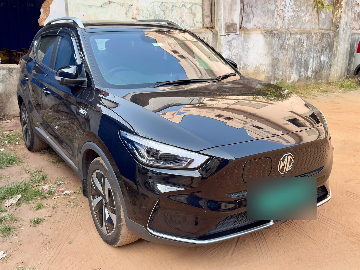 MG ZS EV in black, front three-quarter view